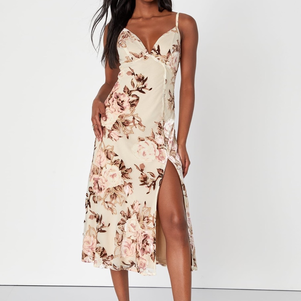 NWT Ivory Floral Velvet Midi Dress